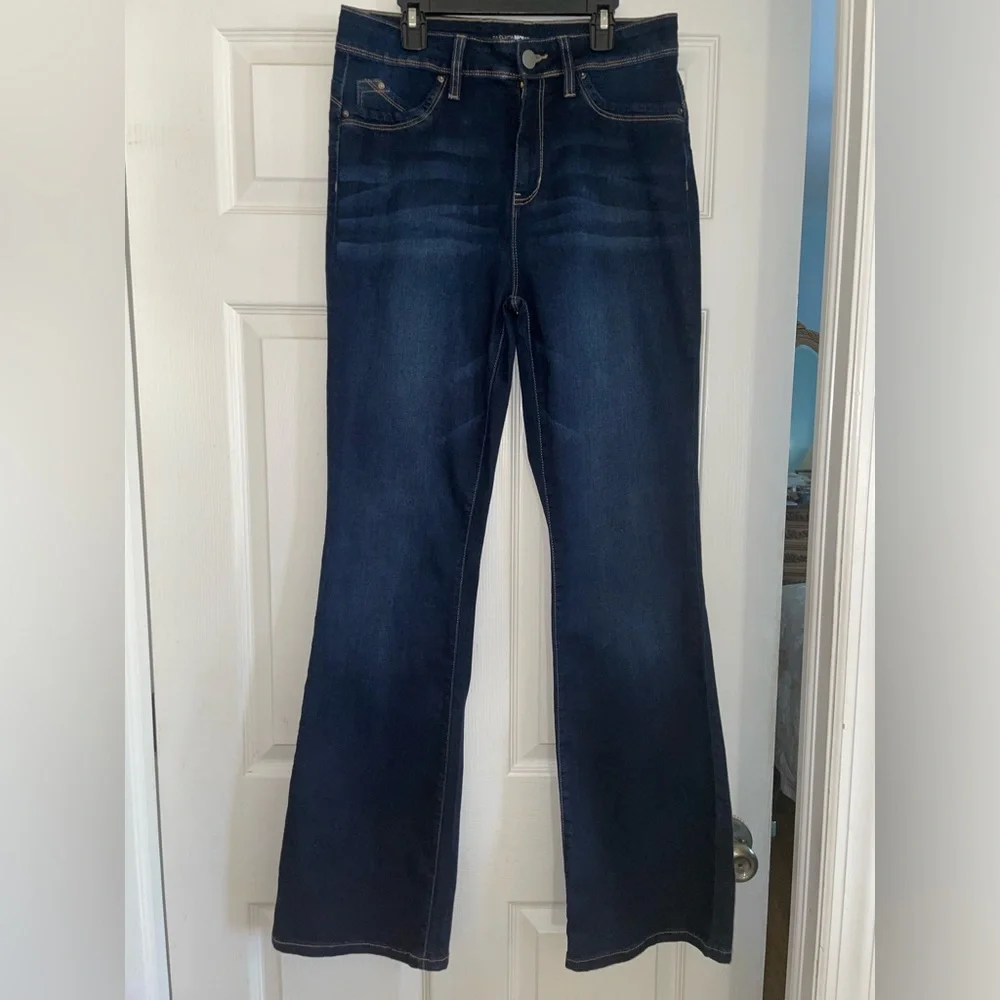 Fashion Nova Women’s Jeans - Picture 2 of 6